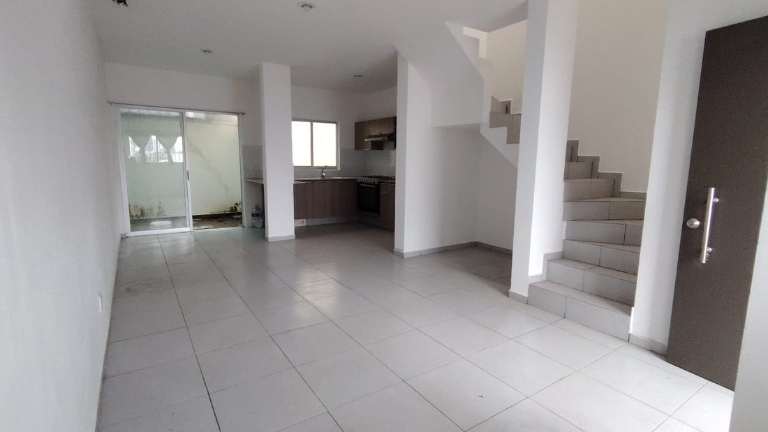 Casa En Venta Altaluz Residencial Zapopan 2 Pisos Con Alberca - Imagen 2