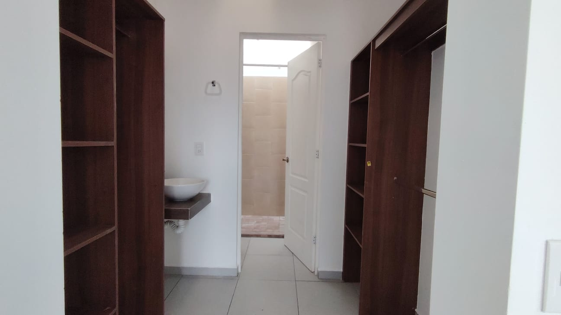 Casa En Venta Altaluz Residencial Zapopan 2 Pisos Con Alberca - Imagen 5