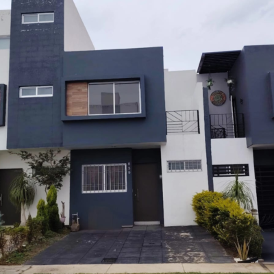 Casa En Venta Altaluz Residencial Zapopan 2 Pisos Con Alberca