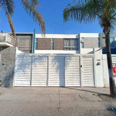 Casa En Venta Luna Bosque Zapopan 3 Recámaras 2 Cocheras
